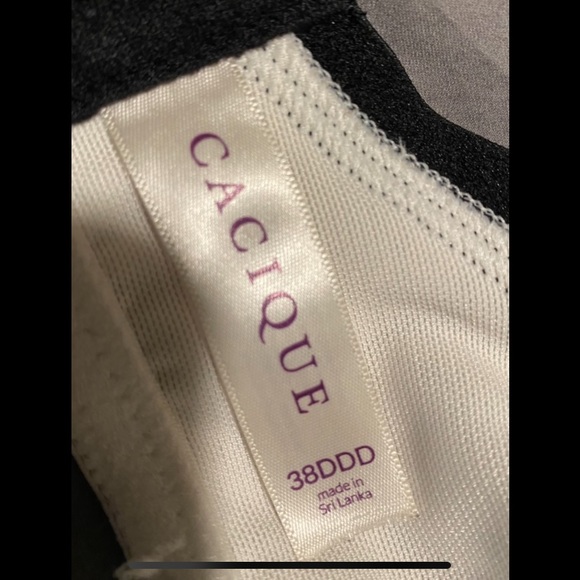 Cacique bra size 36DDD. - Picture 3 of 3